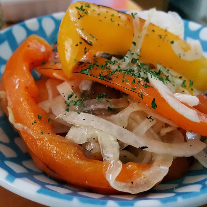 焼きパプリカと新玉のマリネ